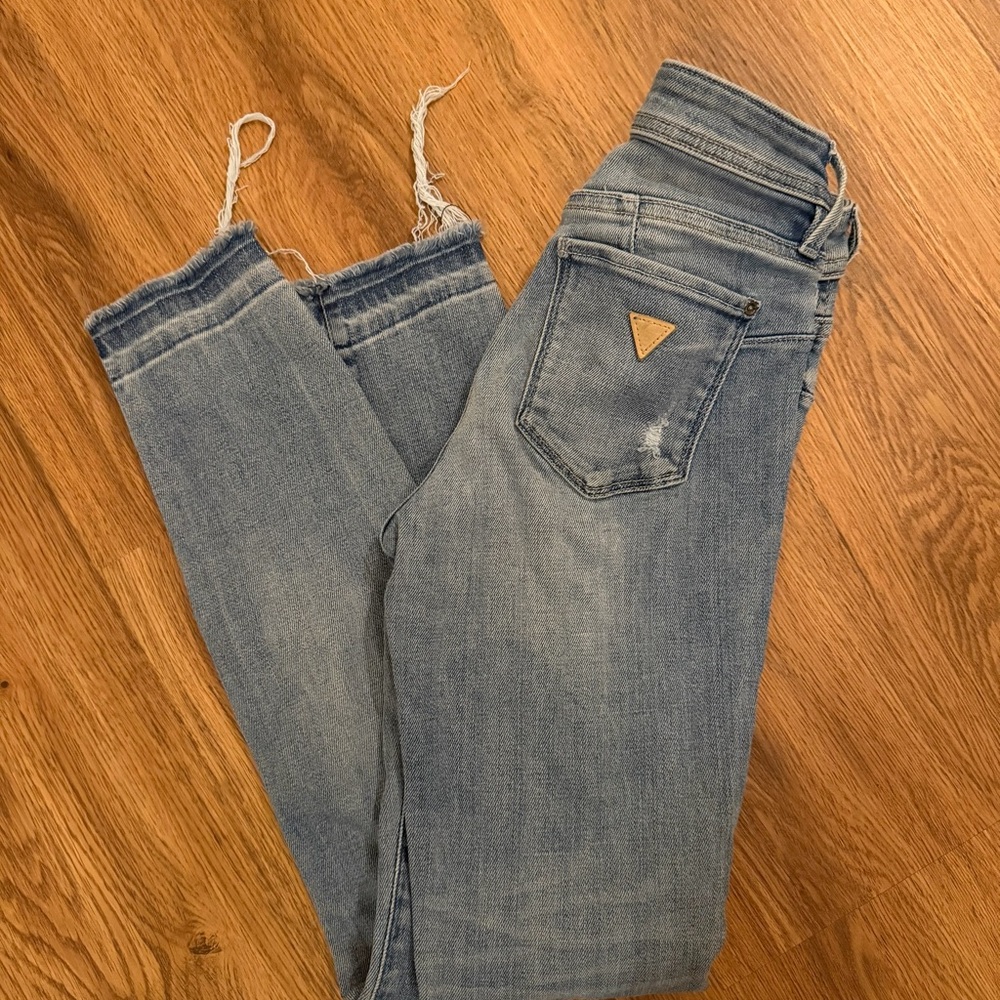 Guess Curve C Skinny Distressed jeans size 25
